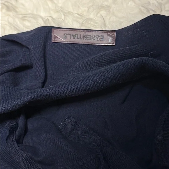 Essentials Polo - Picture 13 of 13